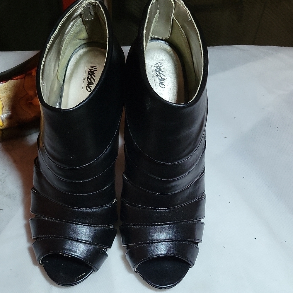 Mossimo Sleek Black Open-Toe Booties | Size 8 | Edgy + Versatile